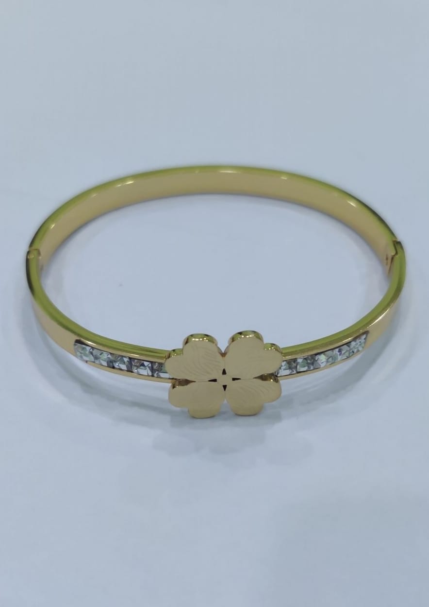 SHIHRI Luxury Stainless Steel Bracelet – Gold Clover Design with Sparkling Stones”