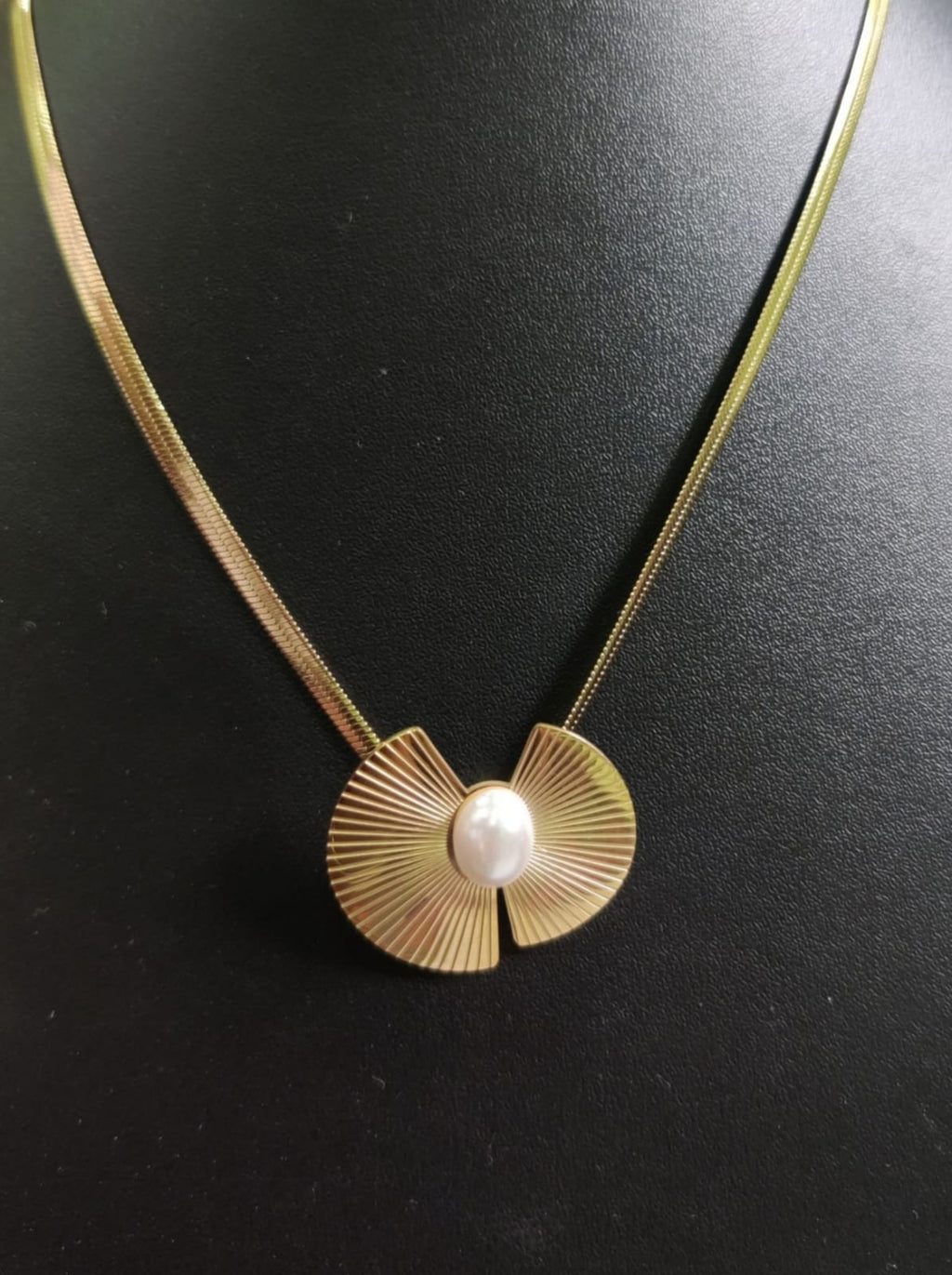 SHIHRI Women’s Elegant Stainless Steel Gold-Tone Necklace with Pearl Pendant – Stylish Party & Daily Wear Jewelry"