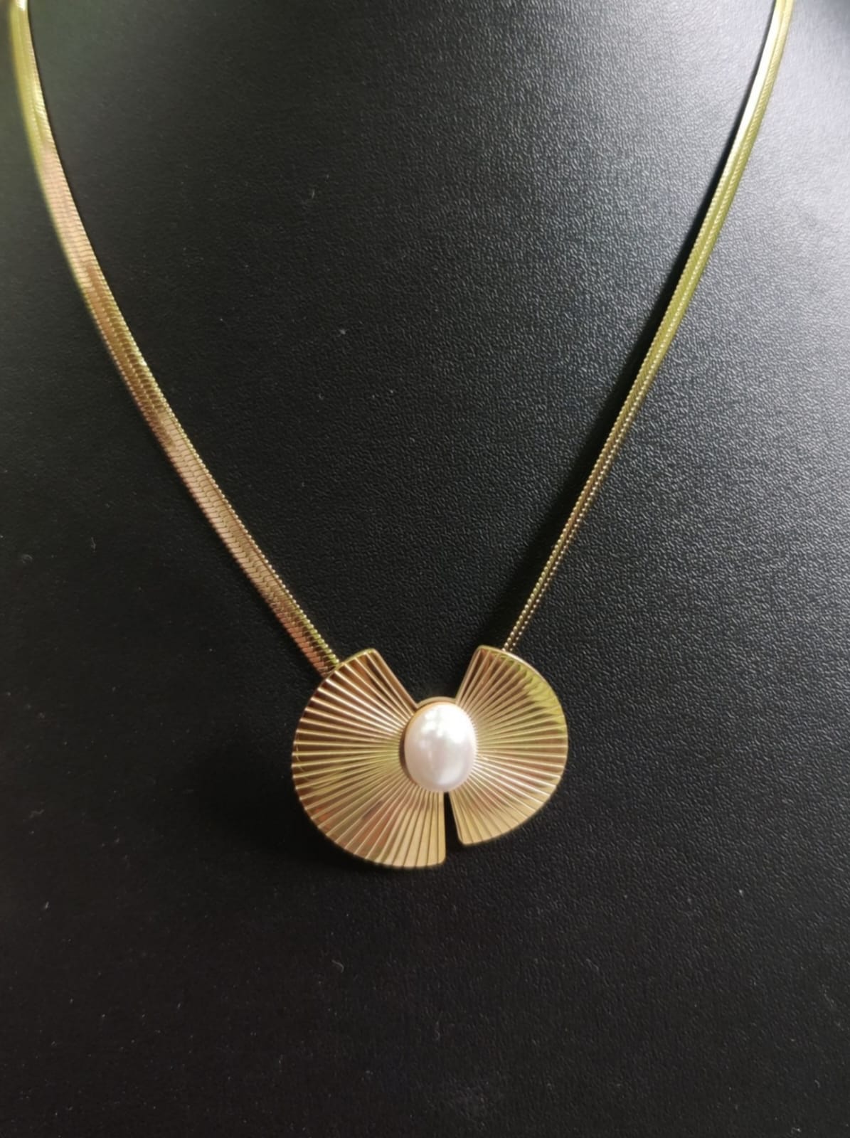 SHIHRI Women’s Elegant Stainless Steel Gold-Tone Necklace with Pearl Pendant – Stylish Party & Daily Wear Jewelry"