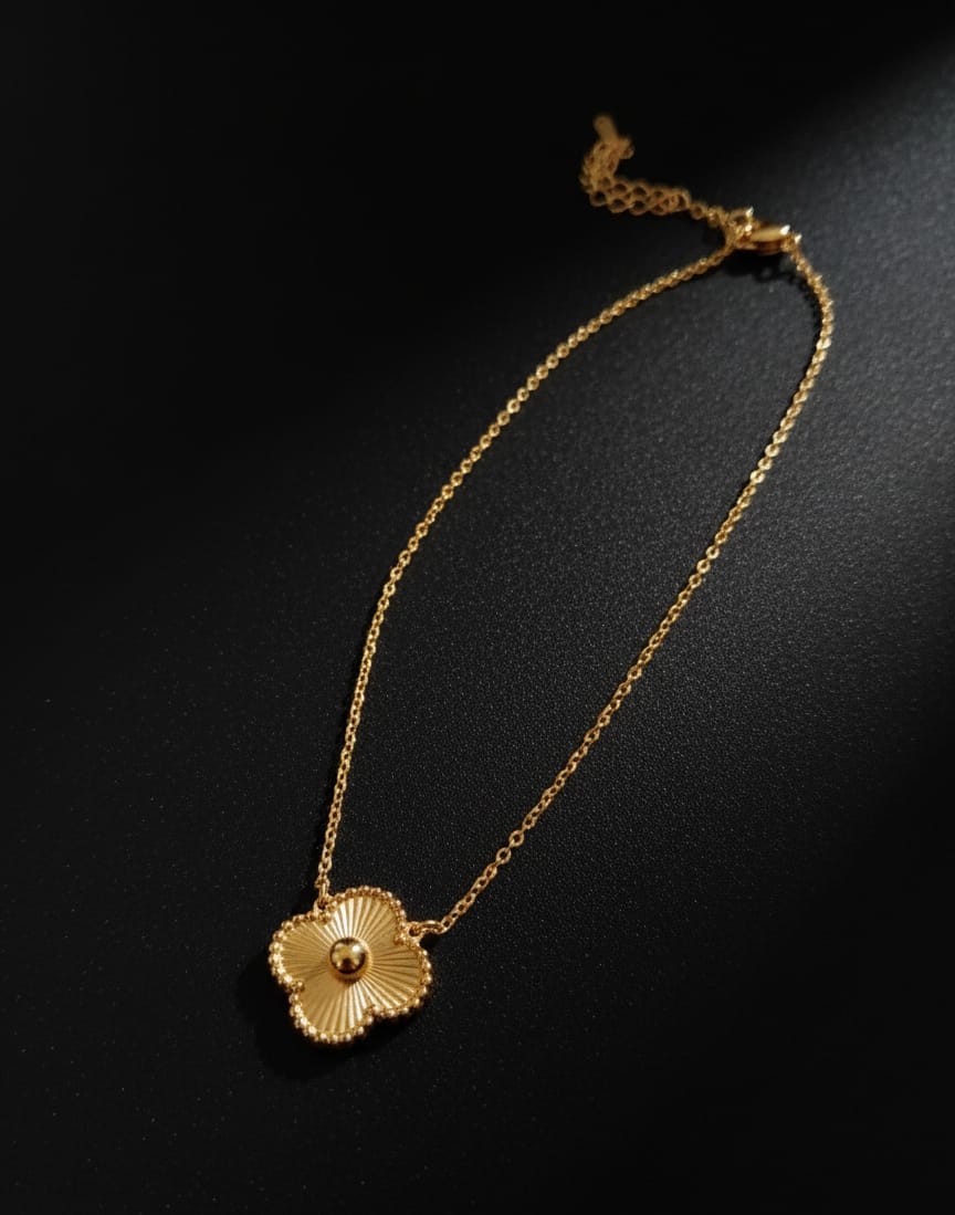 SHIHRI Trendy Stainless Steel Gold Plated Flower Pendant Necklace for Women and Girls